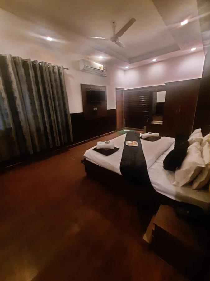 Kartikay Hotel Hisār Buitenkant foto
