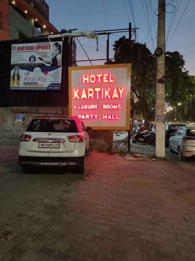 Kartikay Hotel Hisār Buitenkant foto