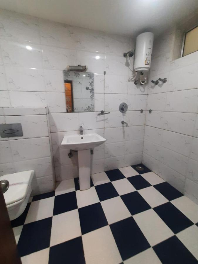 Kartikay Hotel Hisār Buitenkant foto