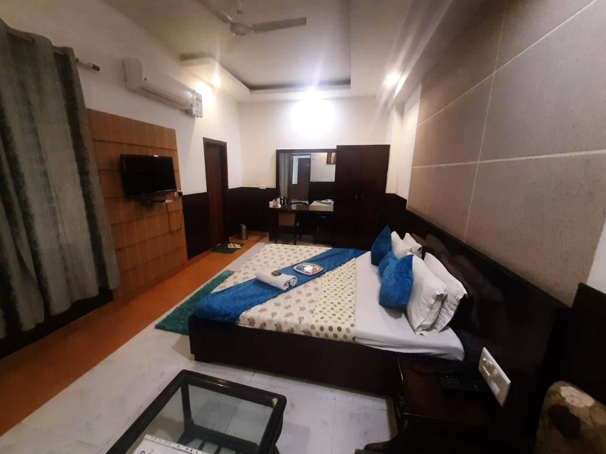 Kartikay Hotel Hisār Buitenkant foto